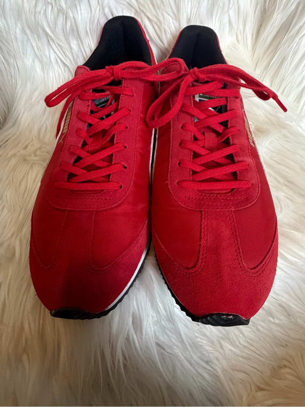Puma Rio Speed Men’s Shoe Red Suede Nylon Size 11 Never Worn Stain